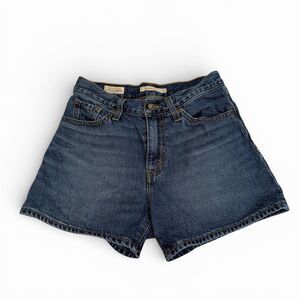 Levi’s Shorts Women’s 24 Blue Denim 80s Mom Shorts Premium Zip Fly Medium Wash